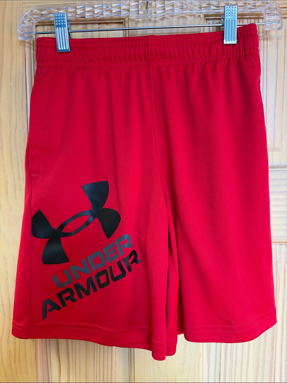 Under Armour Red Youth Medium Boys Athletic Shorts with Black Logo Loose Fit